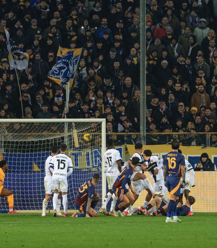 La Roma vince a Parma 1-0 con una magia di Soulè