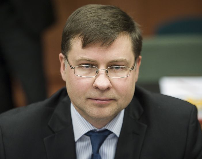 Dazi, Dombrovskis “Rischio è che Pil mondiale crolli del 7%”