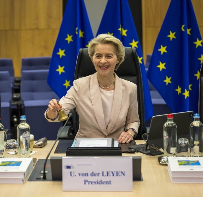 Von der Leyen “Siamo in epoca di riarmo, 800 mld per la difesa europea”