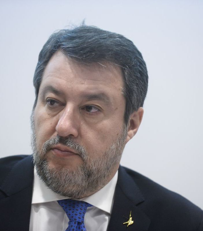 Salvini “Italia può dialogare con Trump, no all’esercito europeo”