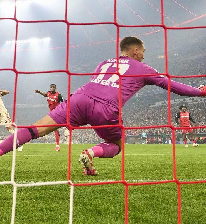 Il Bayern Monaco travolge il Bayer 3-0, doppietta per Kane