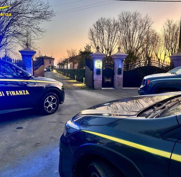 Reggio Emilia, arresti e perquisizioni per estorsione e usura
