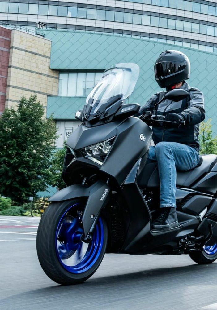 Yamaha presenta il nuovo scooter sportivo XMAX 300