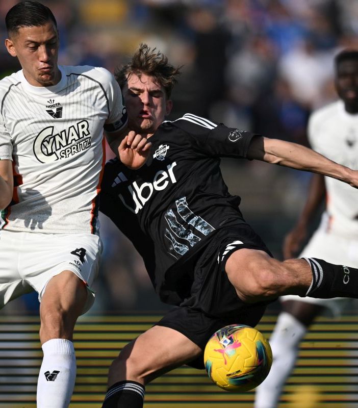 Il Venezia beffa il Como nel recupero, 1-1 al Sinigaglia