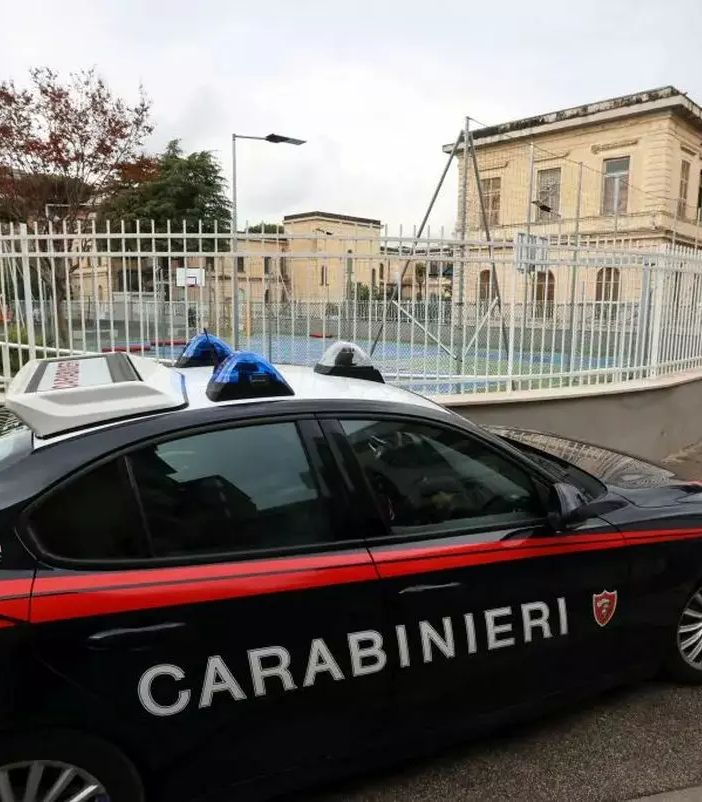 Preparava ordigni e istigava al terrorismo, giovane arrestato a Bolzano