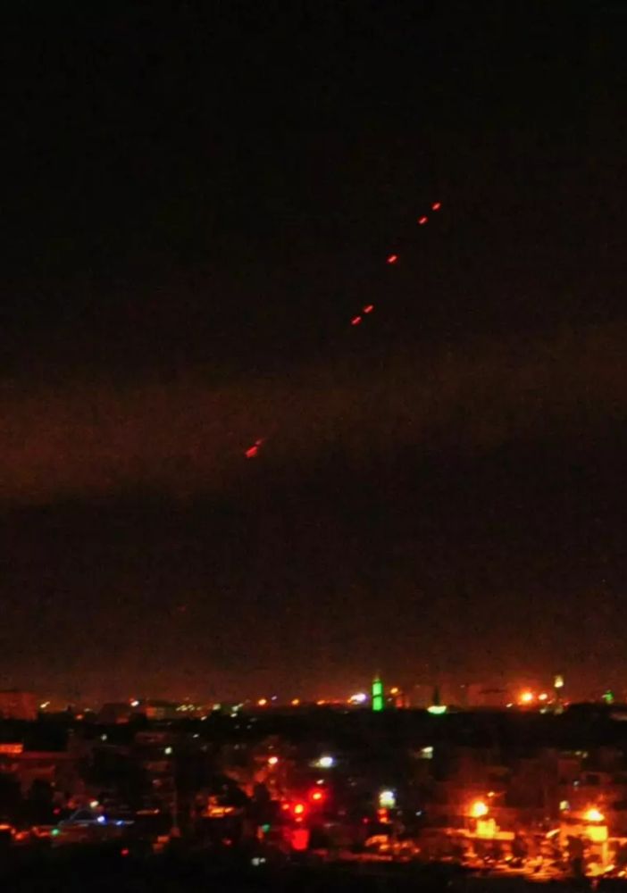 Nuovi raid aerei israeliani sulle basi militari in Siria