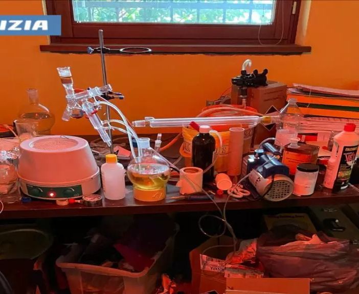 Grande laboratorio di metanfetamina in casa, arrestato studente a Novara