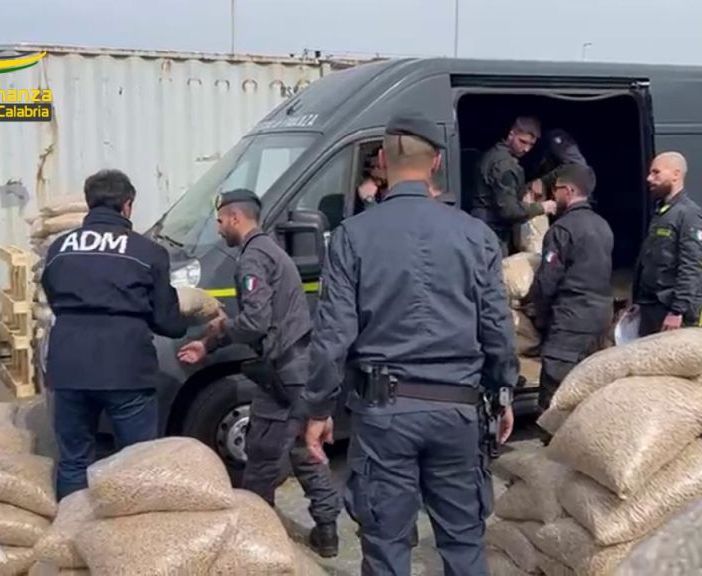 Sequestrata una tonnellata di cocaina nel reggino