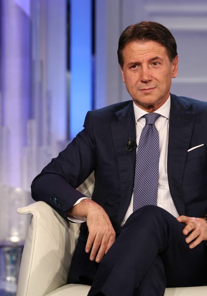Conte “Contro di noi c’è il partito delle armi”
