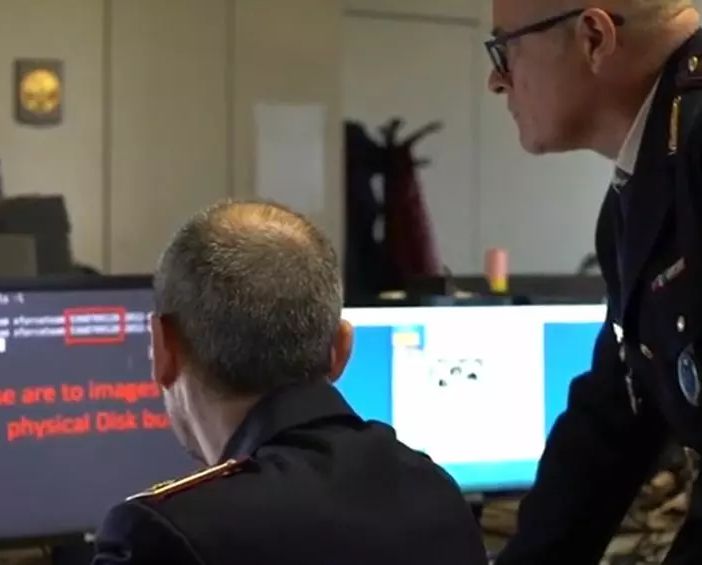 Pedopornografia online con “manuale” pedofilo, 15 indagati e 4 arresti