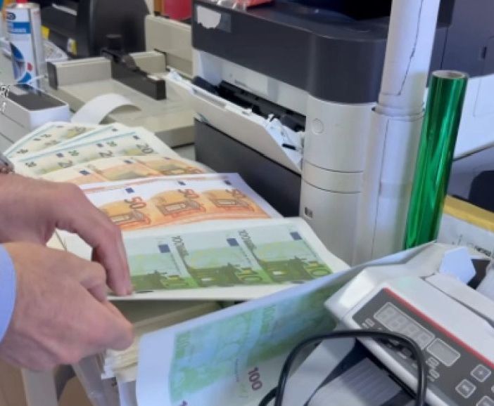 Smantellata a Lecce una stamperia clandestina di banconote false