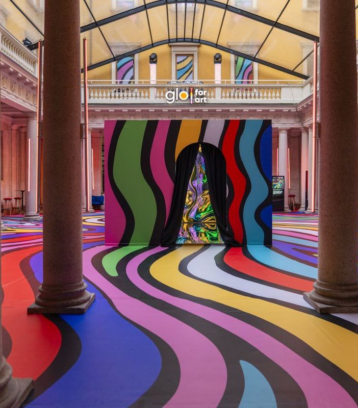 glo for art apre la Milano Design Week con l’installazione Hyper Portal