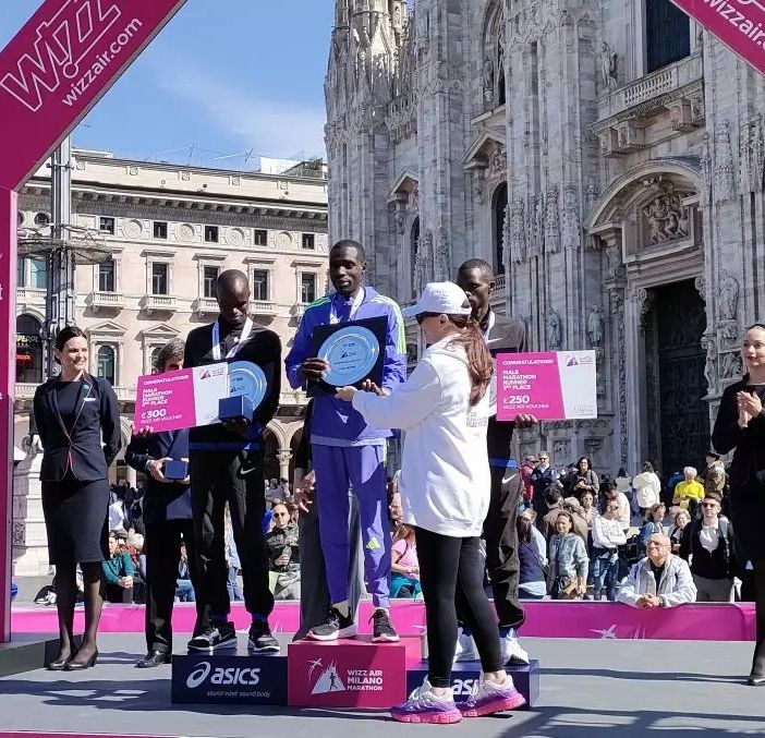 “Cuori Olimpici”, in 10 mila alla Wizz Air Milano Marathon