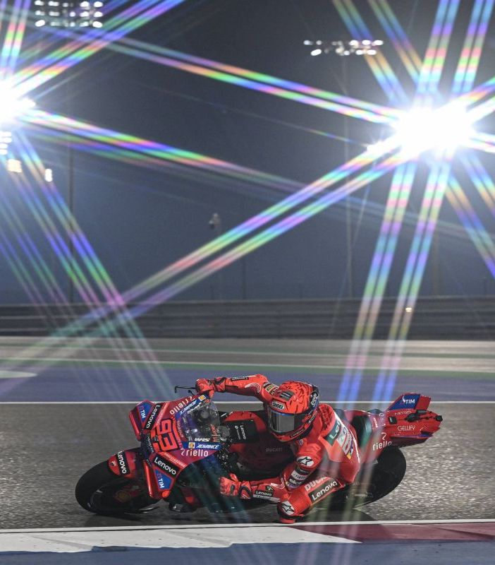 Marc Marquez in pole in Qatar davanti ad Alex, Bagnaia in 4^ fila