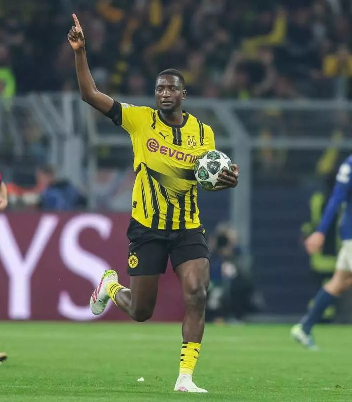 Guirassy non basta al Dortmund, Barcellona in semifinale Champions
