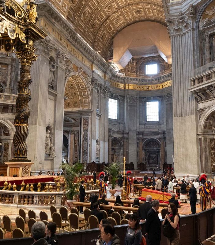 Papa, in 24 ore 50mila accessi alla basilica di San Pietro