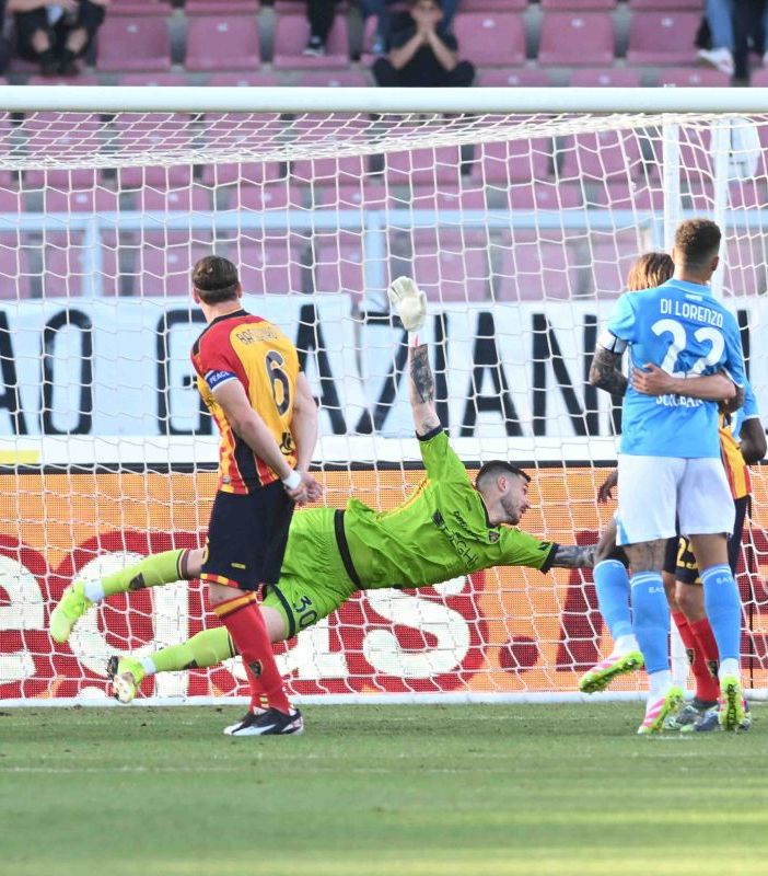 Raspadori affonda il Lecce, il Napoli si avvicina allo scudetto