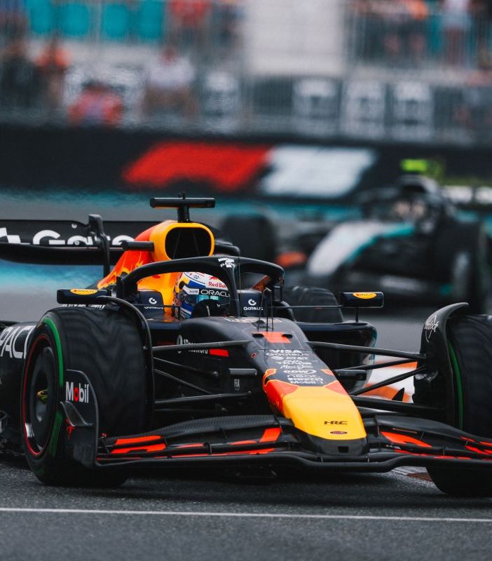 Verstappen conquista la pole a Miami, Antonelli in seconda fila