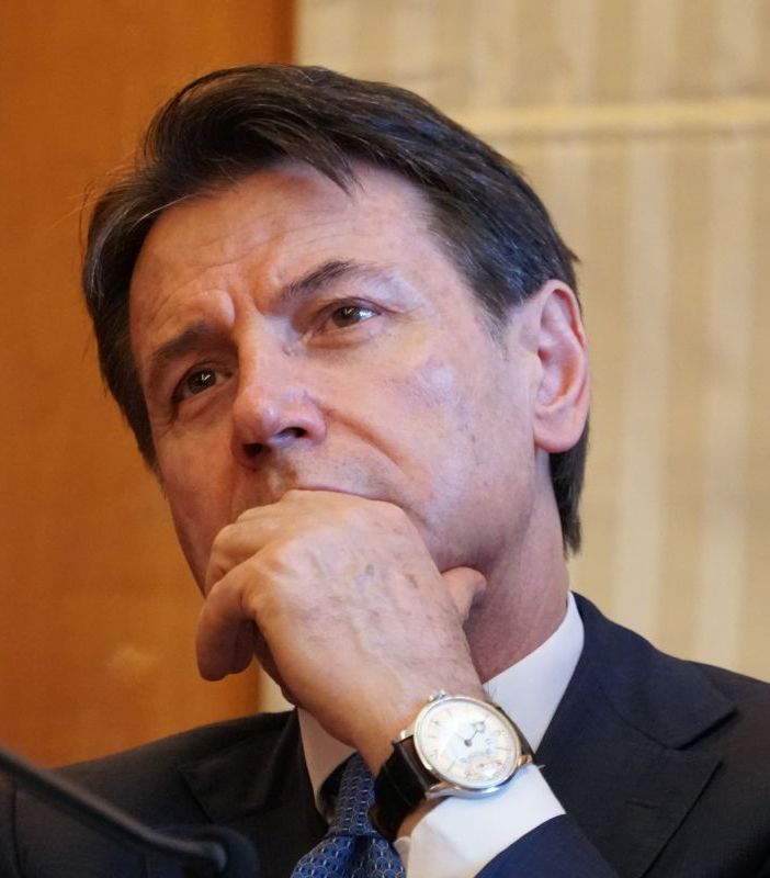 Governo, Conte “Stanno distruggendo l’economia”