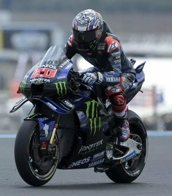 Quartararo in pole a Le Mans davanti ai fratelli Marquez