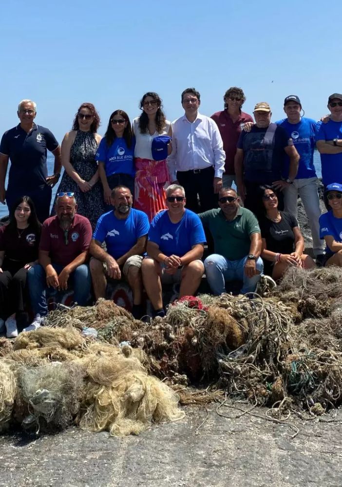 Dalle acque di Aci Castello rimossi oltre 600 metri di reti fantasma
