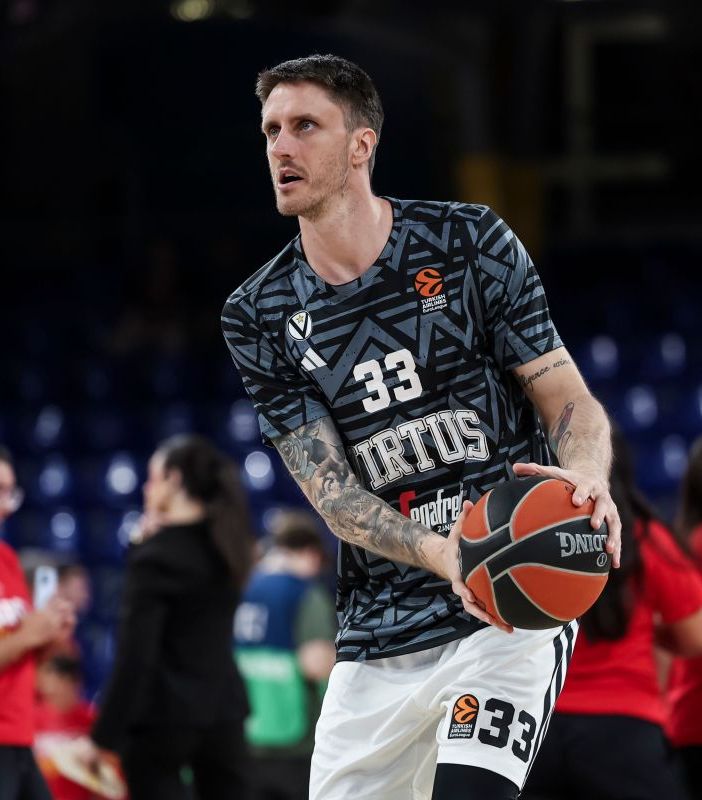Virtus Bologna sotto shock, Polonara ricoverato per leucemia mieloide