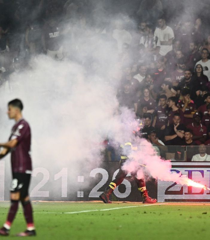 Caos all’Arechi, sospesa Salernitana-Samp: campani verso la C