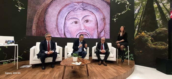 Irsina conquista la Bit: il borgo lucano scommette su cammini e turismo lento per stupire il mercato globale