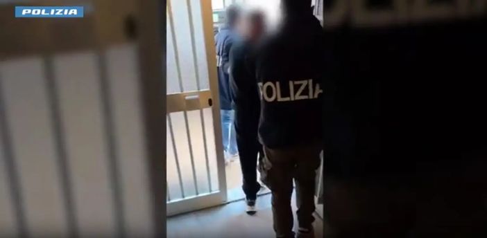 Arrestato esponente di spicco del clan mafioso Mazzei, era ricercato Arrestato esponente di spicco del clan mafioso Mazzei, era ricercato