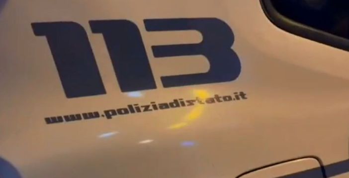 Napoli, marito la ferisce con un coltello ma lei reagisce e lo uccide Napoli, marito la ferisce con un coltello ma lei reagisce e lo uccide