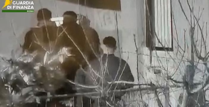Smantellata piazza di spaccio sul litorale di Ostia, 26 arresti