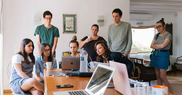 Economia, i dipendenti italiani sono i più insoddisfatti d’europa: solo il 43% considera la propria azienda un eccellente ambiente di lavoro Economia, i dipendenti italiani sono i più insoddisfatti d’europa: solo il 43% considera la propria azienda un eccellente ambiente di lavoro