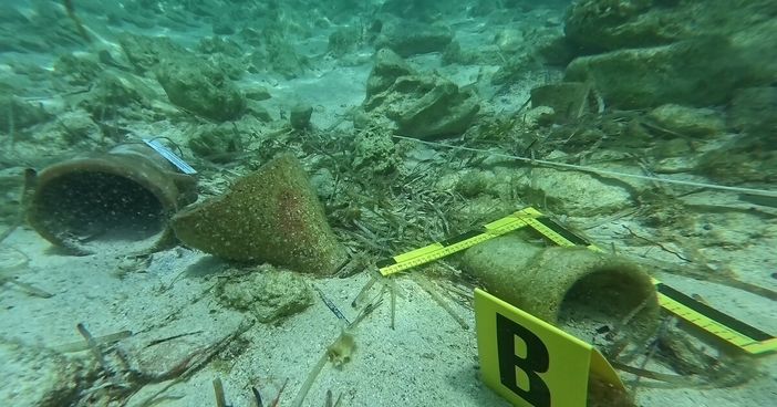 Lampedusa, tesori sommersi salvati dai predatori: recuperati 52 reperti archeologici Lampedusa, tesori sommersi salvati dai predatori: recuperati 52 reperti archeologici
