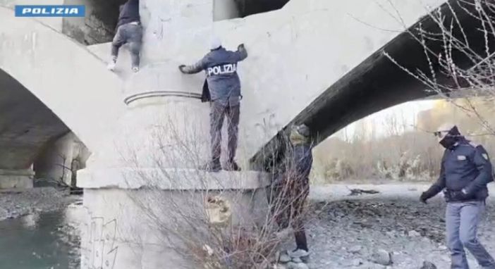 Blitz congiunto Italia-Francia contro l’immigrazione clandestina, 15 arresti Blitz congiunto Italia-Francia contro l’immigrazione clandestina, 15 arresti