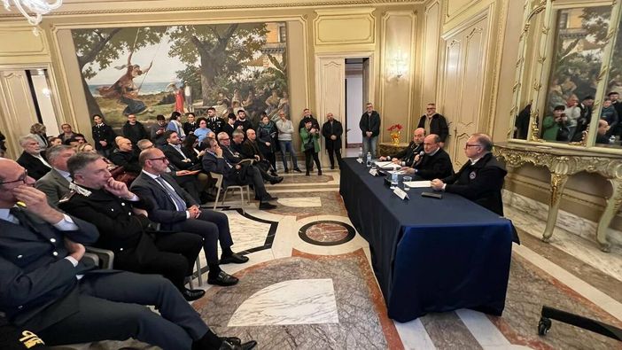 Emergenza ciclone, Schifani annuncia la rivoluzione dei dirigenti: "Lasciare le scrivanie e scendere sul territorio" Emergenza ciclone, Schifani annuncia la rivoluzione dei dirigenti: "Lasciare le scrivanie e scendere sul territorio"