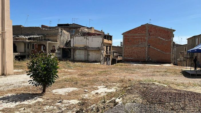 Ravanusa, la rinascita dopo la tragedia del 2021: approvato il progetto da 24 milioni. Schifani: «Daremo alla città un volto nuovo» Ravanusa, la rinascita dopo la tragedia del 2021: approvato il progetto da 24 milioni. Schifani: «Daremo alla città un volto nuovo»
