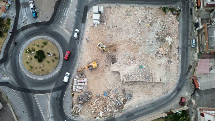Baraccopoli di Messina, Schifani consegna 15 alloggi: tra questi anche tre case confiscate alla mafia. Centoventisette operai nei cantieri del risanamento