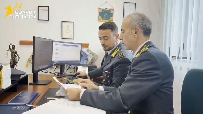 Scoperta frode con fatture false nel napoletano, sequestro per 5 milioni