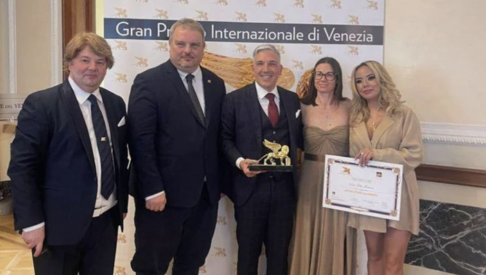 Leone d’Oro al Merito all’inventore del Taopatch: ha supportato Djokovic, Iron Man e le stelle della ginnastica italiana