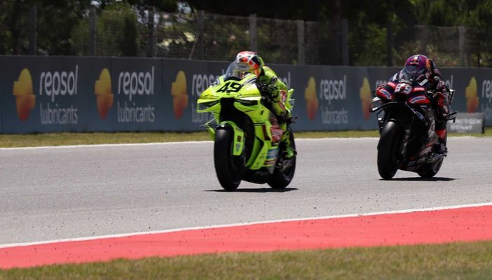 Tra incidenti e bandiere rosse, Di Giannantonio vince il Gp di Catalogna Tra incidenti e bandiere rosse, Di Giannantonio vince il Gp di Catalogna