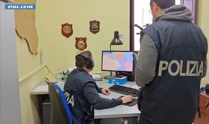 Incitavano alla Jihad, due fermi per terrorismo a Palermo Incitavano alla Jihad, due fermi per terrorismo a Palermo