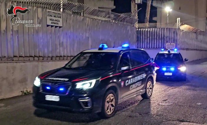 Smantellata rete di spaccio droga in Calabria, sei arresti Smantellata rete di spaccio droga in Calabria, sei arresti