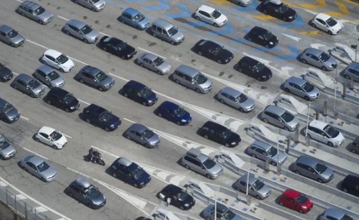 Da Commissione Ue pacchetto automotive, rivisto stop motori termici da 2035