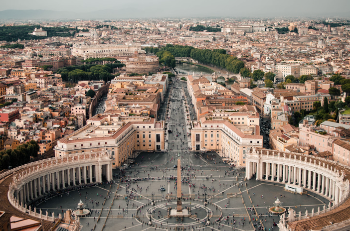 I conti in rosso del Vaticano: ora tocca a Papa Robert Francis Prevost