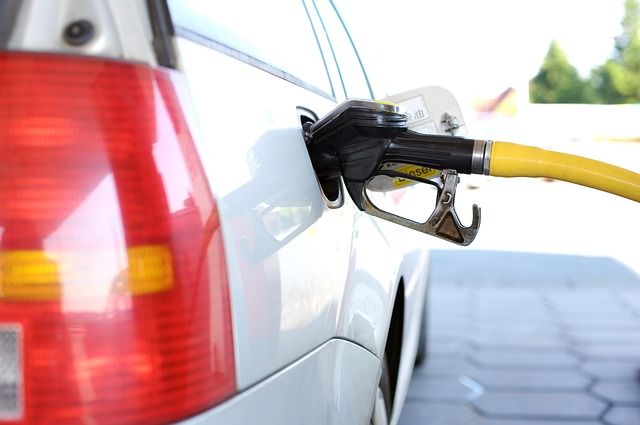 Caro carburanti: gravi distorsioni dei costi e rischio sopravvivenza per le imprese del trasporto persone e del turismo