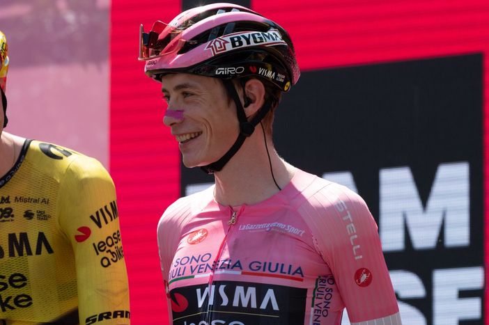 Vingegaard trionfa al Giro d’Italia 2026, Milan vince l’ultima tappa a Roma Vingegaard trionfa al Giro d’Italia 2026, Milan vince l’ultima tappa a Roma