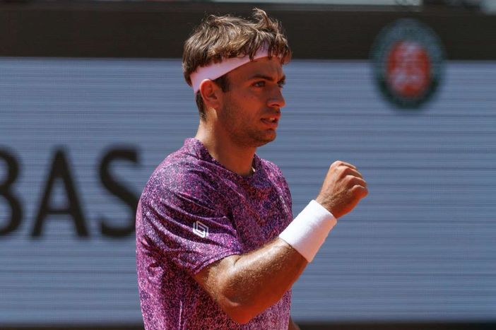Cobolli ai quarti del Roland Garros, Svajda ko in quattro set