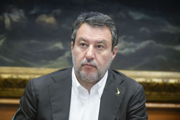 Legittima difesa, Salvini “Nessuno invoca il far west, ma estendere il perimetro” Legittima difesa, Salvini “Nessuno invoca il far west, ma estendere il perimetro”