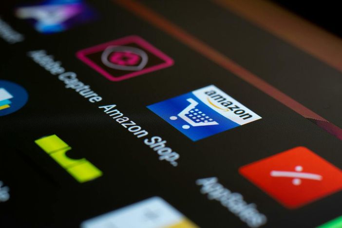 Maxi indagine su Amazon: la Procura di Milano chiede il processo