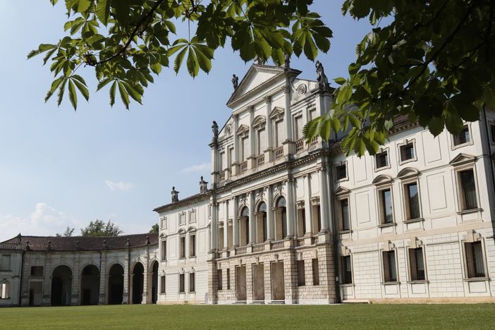 Governance italiana, il ritratto di un Paese a due velocità: donne e giovani esclusi dai vertici, il Sud sorprende